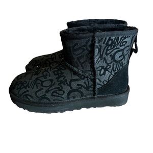 UGG Classic street graffiti Mini Boot